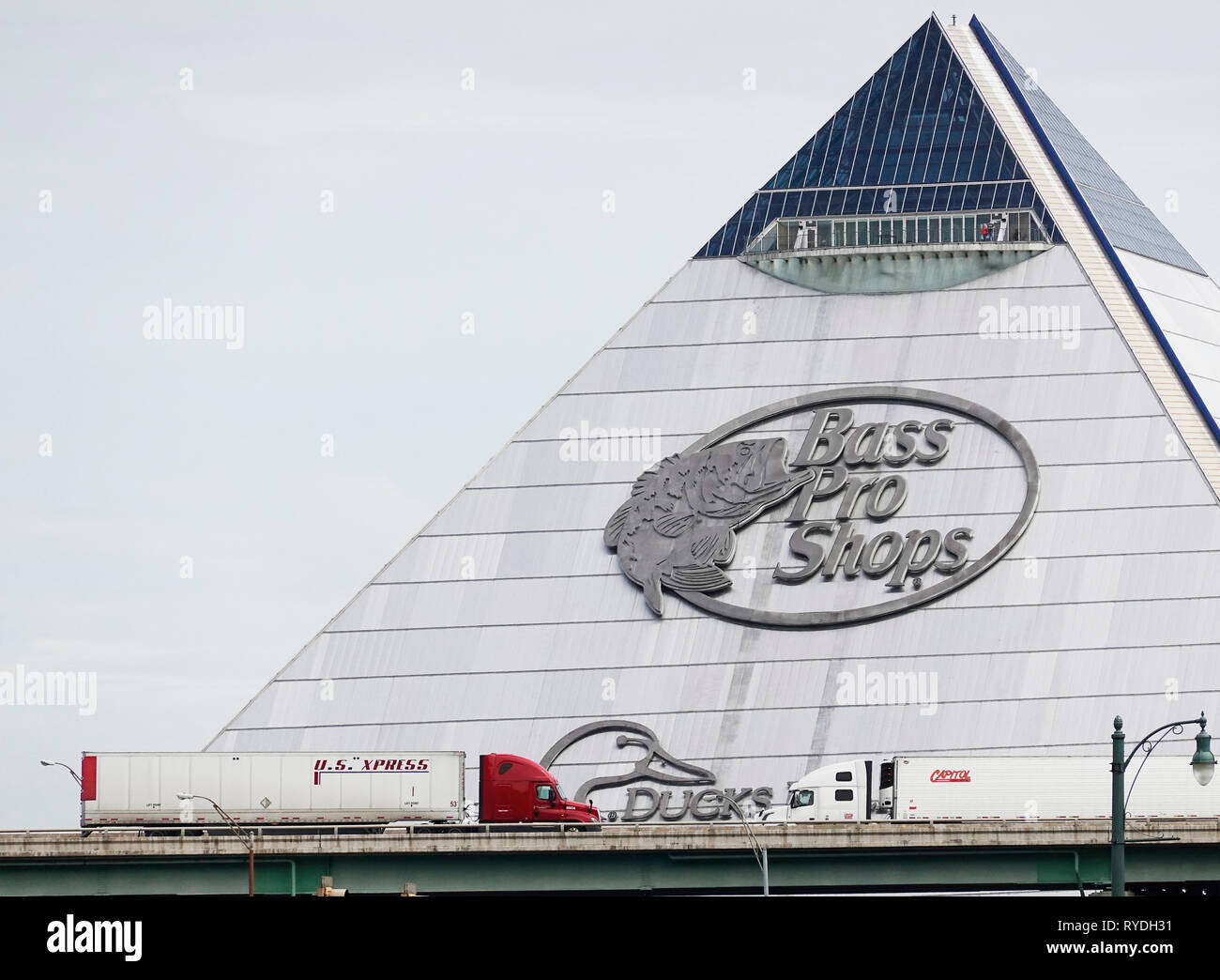 Usa Tennessee Memphis Pyramid Stockfotos Und Bilder Kaufen Alamy