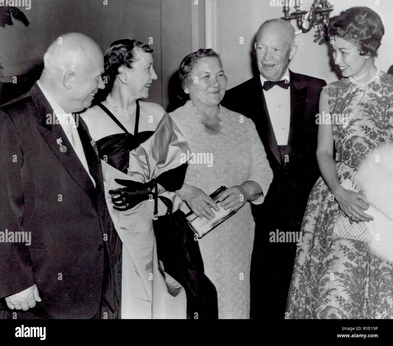 Präsident Eisenhower & Nikita Chruschtschow an russische Botschaft - September 1959 Stockfoto