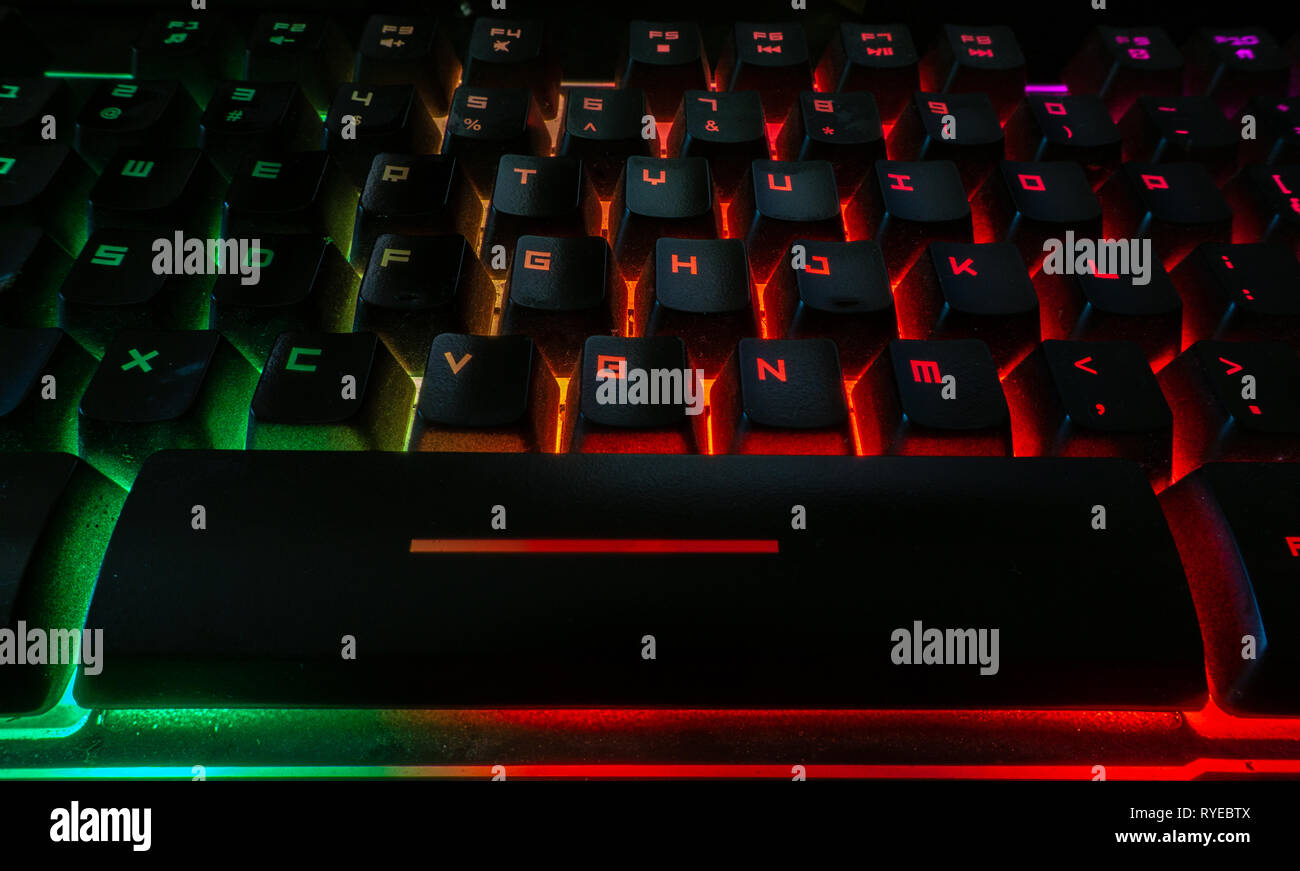 Eine Tastatur mit attraktiven Hintergrund leuchtet Stockfotografie - Alamy
