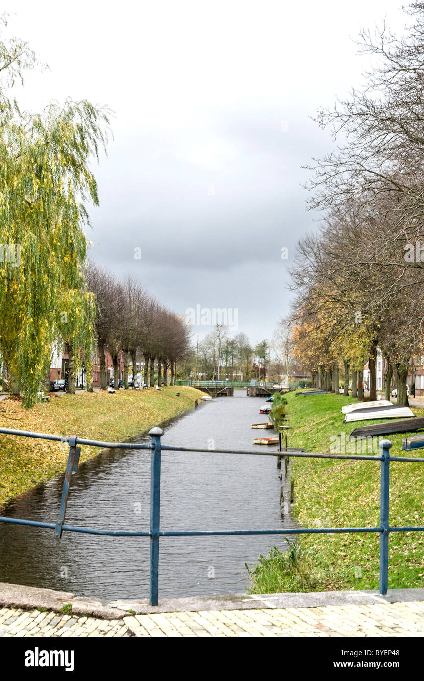 Gracht in Friedrichstadt (Nordfriesland), Canal in Friedrichstadt ((Deutschland, Schleswig-Holstein) Stockfoto