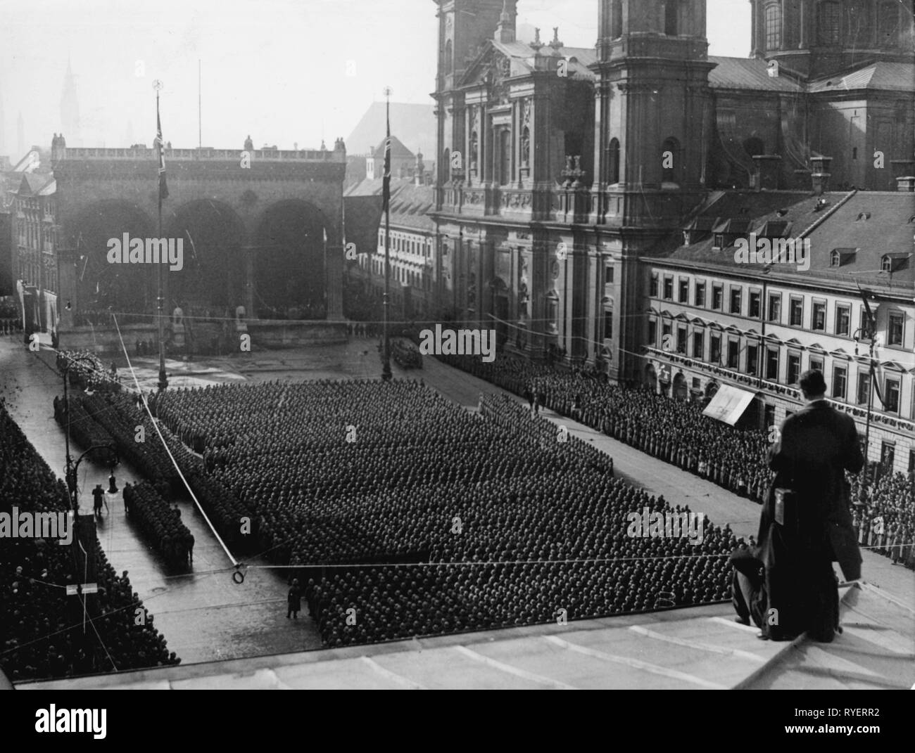 Nationalsozialismus / Nationalsozialismus, Militär, Wehrmacht, Heer, öffentliche Vereidigung der ersten Rekruten, Odeonsplatz (Quadrat), München, 7.11.1935, Additional-Rights - Clearance-Info - Not-Available Stockfoto