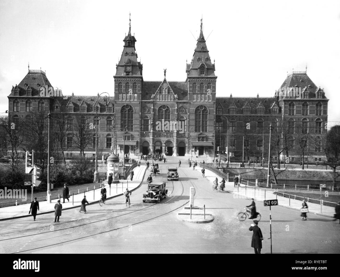 Geographie/Reisen, Niederlande, Amsterdam, Gebäude, Rijksmuseum, Außenansicht, 1930er Jahre, Additional-Rights - Clearance-Info - Not-Available Stockfoto