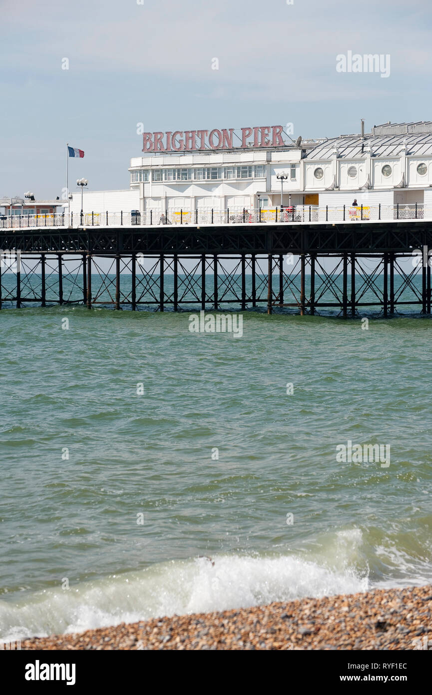 Brighton Palace Pier in der Küstenstadt Brighton, Sussex, England. Stockfoto