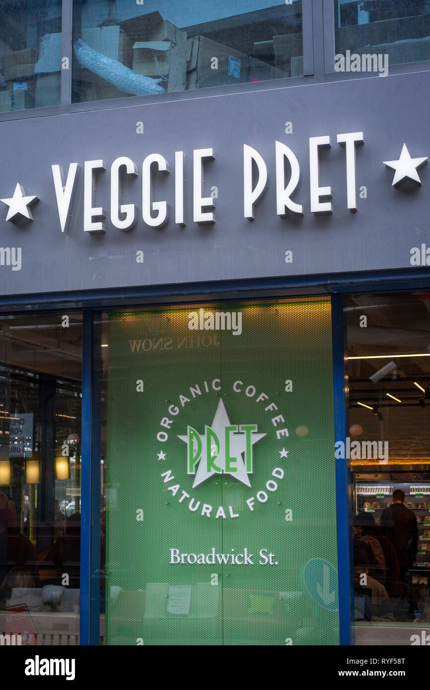 Das Veggie Pret Coffee Shop, eine Niederlassung der Pret a Manger High Street Restaurant kette in Soho, London, vegetarisches Essen und Trinken Stockfoto