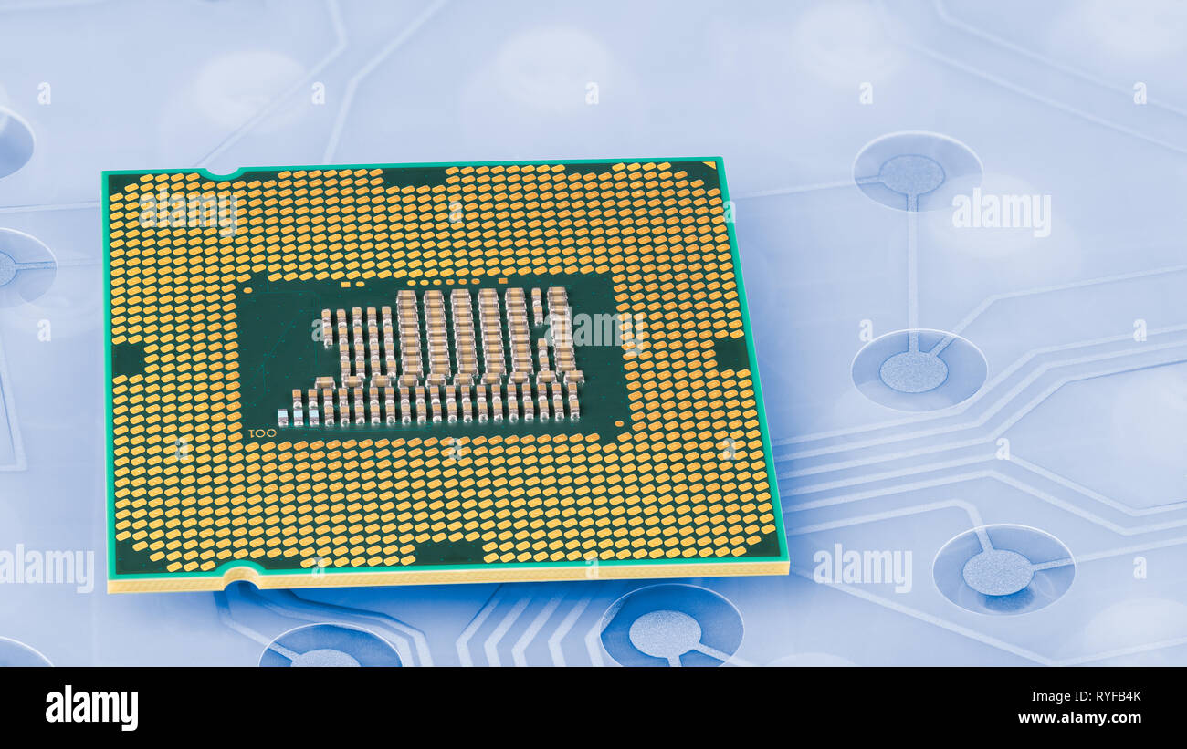 Computer Hauptprozessor auf Plastik Folientastatur. Platine. Moderne PC-Zentraleinheit in grün und golden. Hardware Komponenten, FBG. Stockfoto