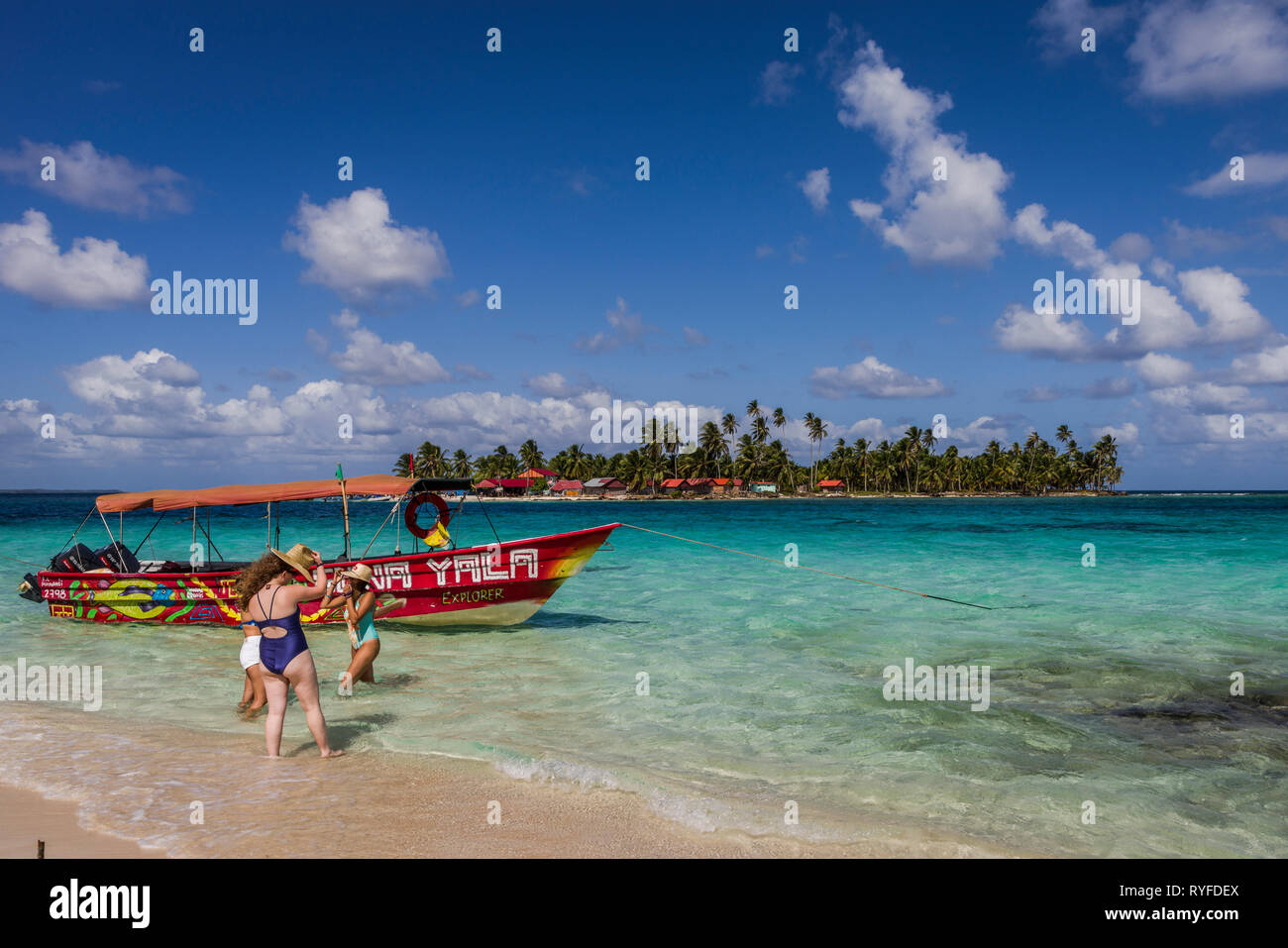 Touristische Boot in San Blas Insel Panama Stockfoto