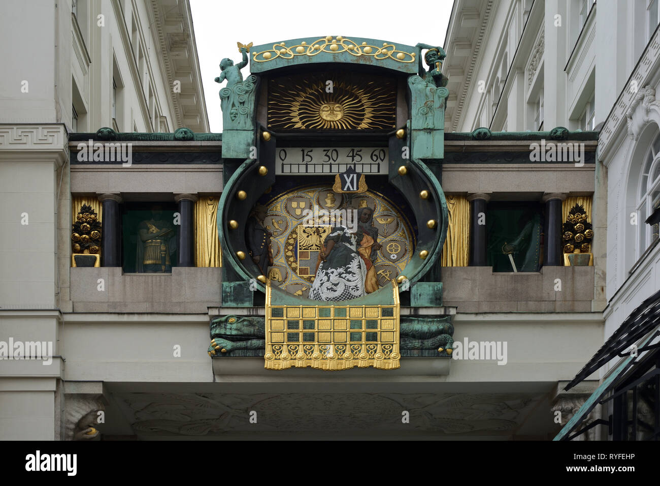 Jugendstil Spieluhr Ankeruhr von 1914 auf dem Platz Hoher Markt in der österreichischen Hauptstadt Wien - Österreich. Stockfoto