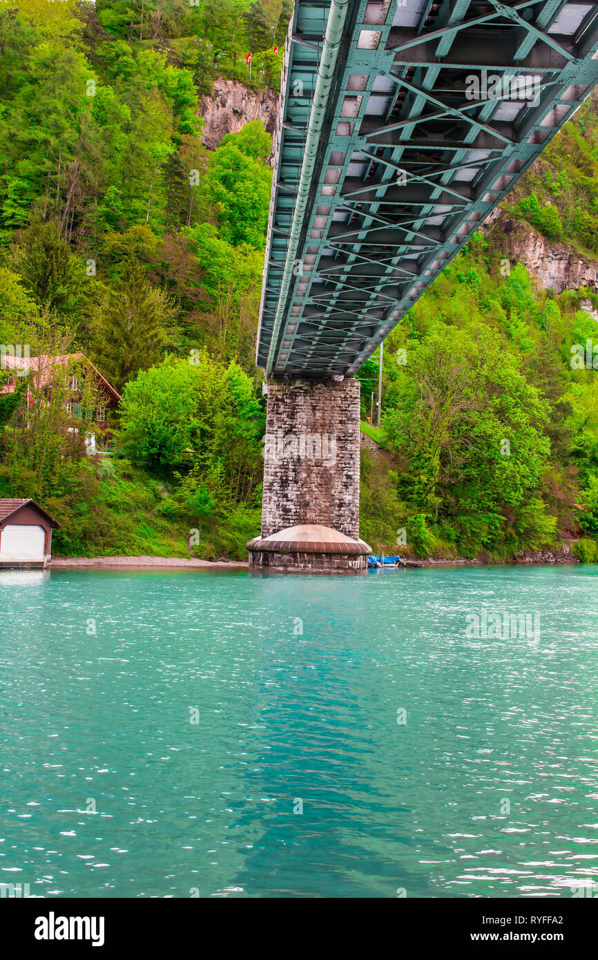 Unter einer Brücke Anschluss Trail in Interlaken in der Schweiz. Einer der schönsten Orte zu besuchen Stockfoto