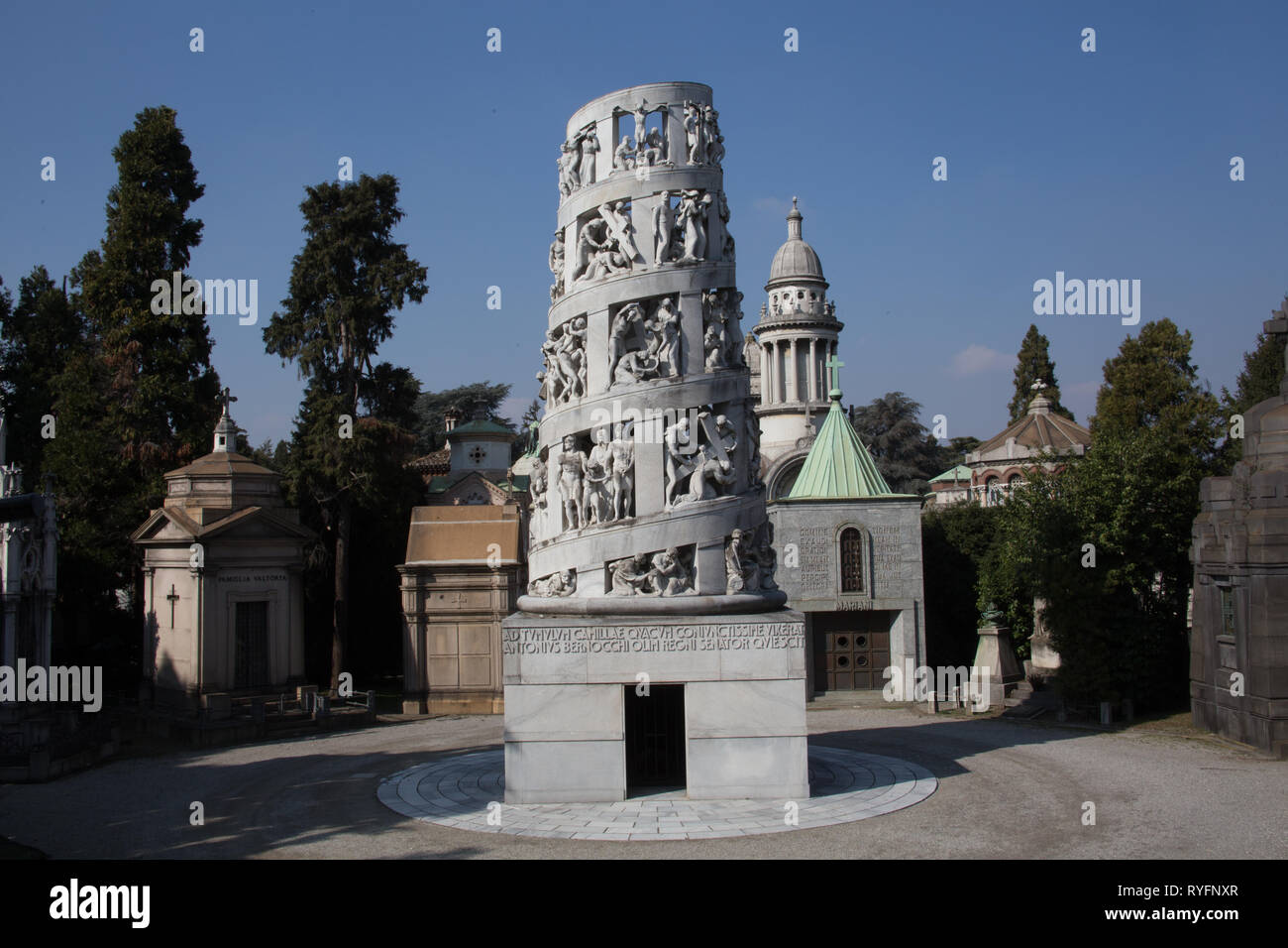 Das Mausoleum von Antonio Bernocchi durch Giannino Castiglioni in den Cimitero monumentale di Milano - monumentale Friedhof - Mailand Italien Stockfoto