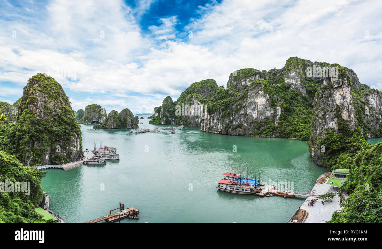 Der halong Bucht in Vietnam. Blick von TiTop Insel Stockfoto