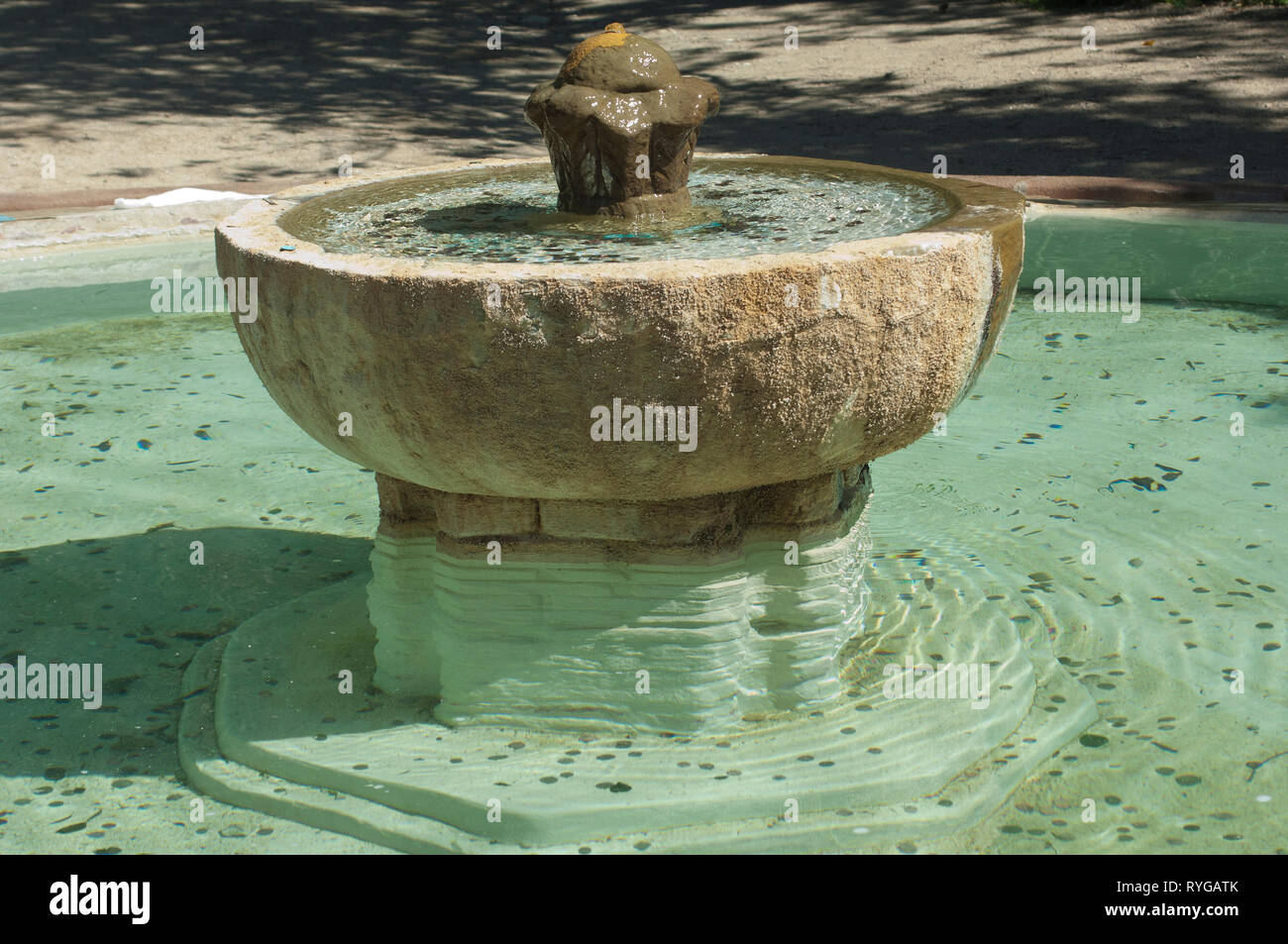Brunnen für Wäsche bei La Purisima Mission in der Nähe von Lompoc CA. Digitale Fotografie Stockfoto