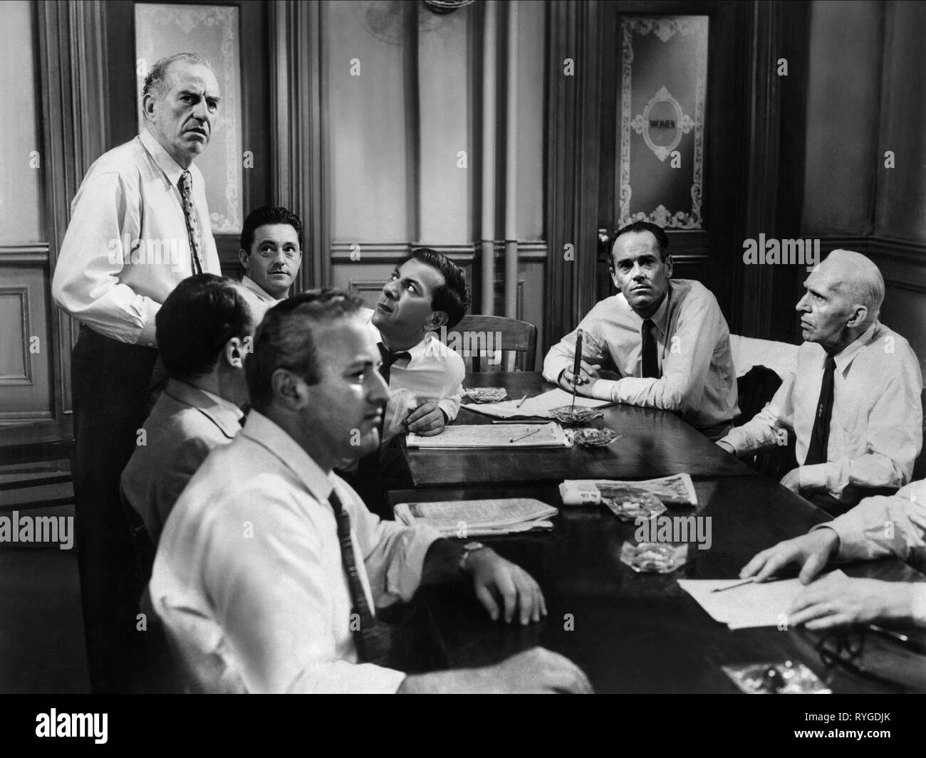 LEE J. COBB, z. B. MARSHALL, ED BEGLEY, EDWARD BINNS, JACK KLUGMAN, Henry Fonda, JOSEPH SWEENEY, 12 Angry Men, 1957 Stockfoto