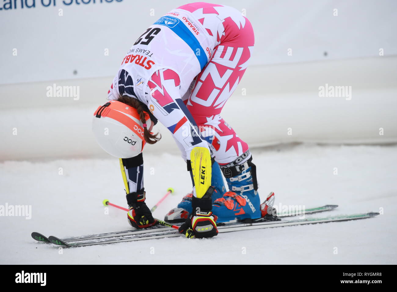 Die Tscheche Gabriela Capova beendet die erste Runde des alpinen Ski-Weltcups (Riesenslalom der Frauen) in Spindleruv Mlyn, Tschechische Republik, März 9 Stockfoto