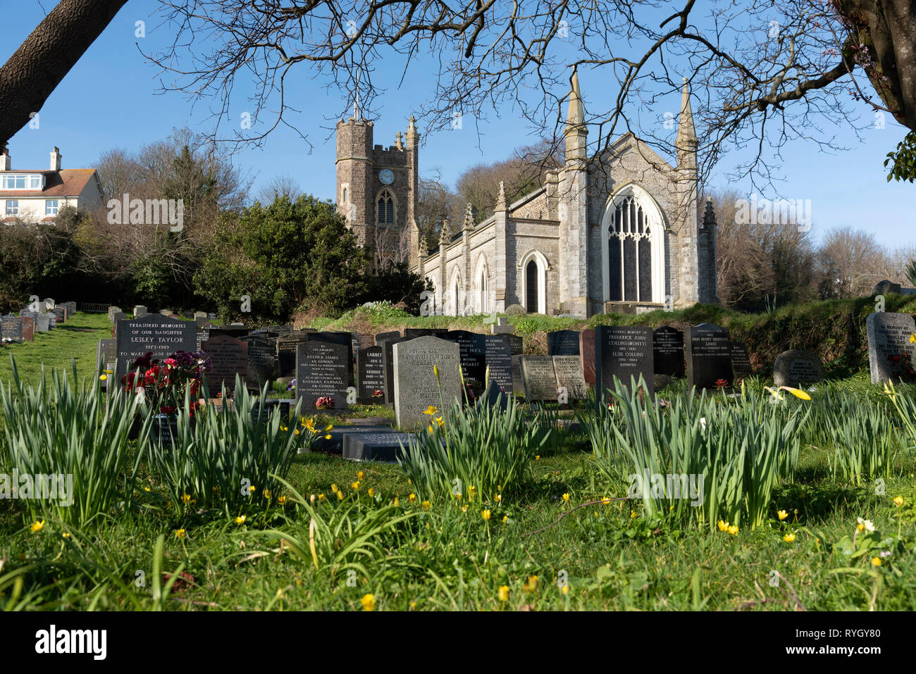 Appledore, North Devon, England, UK, März 2019. St Marys Pfarrkirche und Friedhof in diesem kleinen Devonshire Stadt. Stockfoto