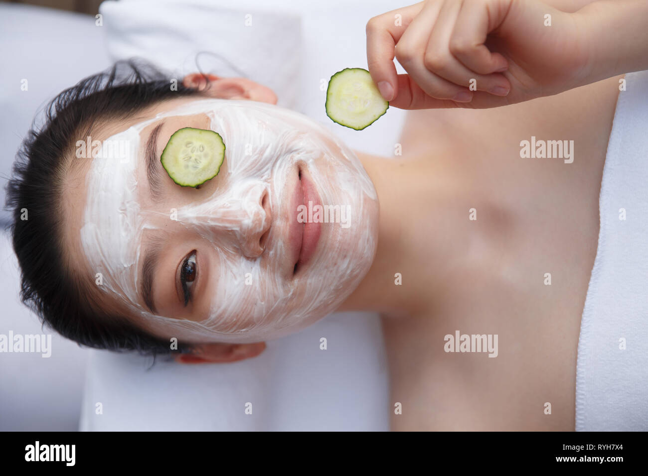 Die junge Frau im SPA Stockfoto