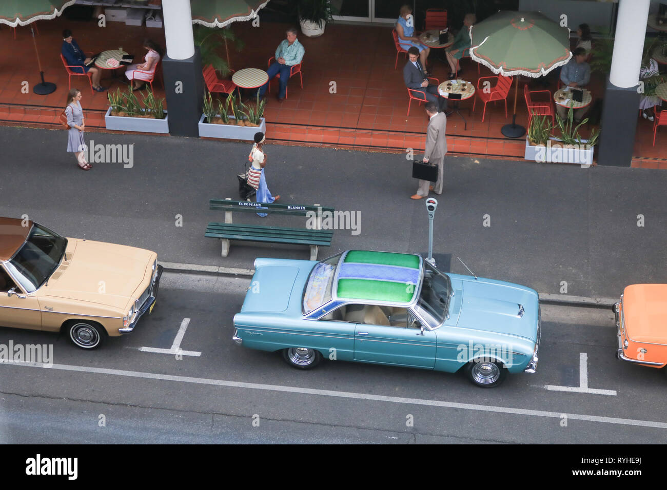 Adelaide Australien. 13. März 2019. Einem hohen Winkel Blick auf eine Szene von "Flucht aus Pretoria in Adelaide mit Oldtimern aus der Zeit gedreht. Der Film basiert auf einem Buch von Tim Jenkin und ist während der Zeit der Apartheid in Kapstadt, Südafrika im Jahr 1978, in dem Daniel Radcliffe spielt eine führende Rolle als weiße südafrikanische Aktivist, der für die Verteilung von Anti-apartheid Nachrichten Credit: Amer ghazzal/Alamy Live Nachrichten gefangen war Stockfoto