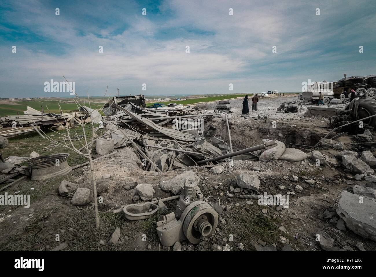 Ein Gebäude gesehen, die von der Russischen Luftangriff zerstört zu werden. Die syrischen Rebellen behaupten, dass die Russische Luftwaffe Angriff durchgeführt hat, zu den Rebellen kontrollierten Gebiet von Kafar Amim in Idib Provinz. Die russische Luftwaffe aktuell ist die Durchführung von Missionen gegen die Regierungstruppen in Syrien unter der Anforderung der syrischen Regierung. Stockfoto