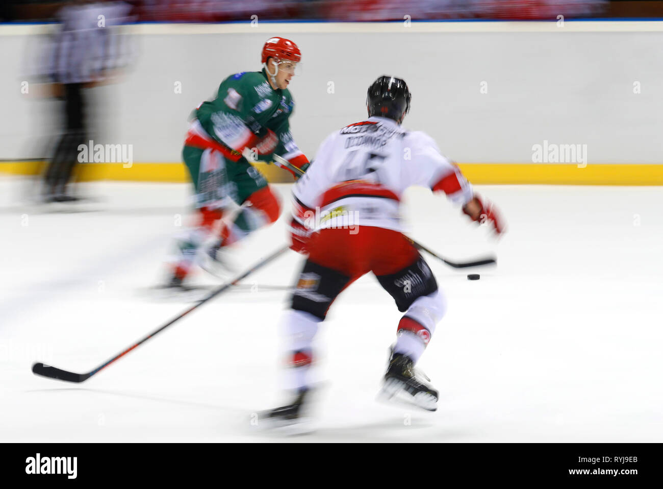 Eishockeymatch. Die Spieler in Aktion. Megeve. Frankreich. Stockfoto