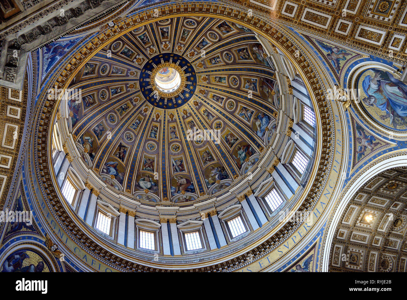 Innere Kuppel der Basilika St. Peter, Kirche oder Kathedrale Vatikan, Rom, Italien Stockfoto