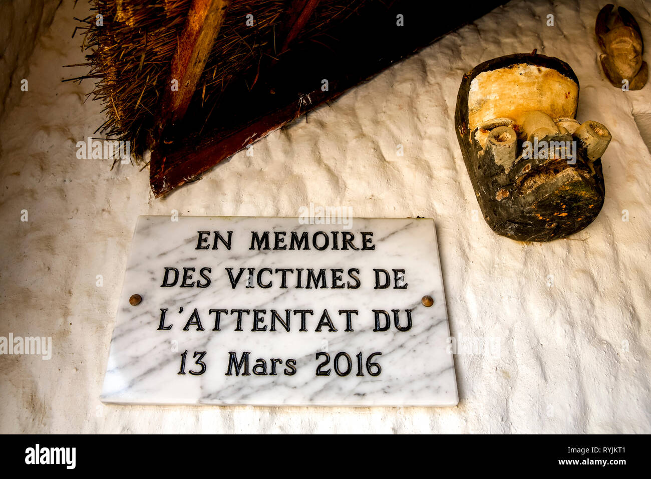 Grabplatte für die Opfer des Terrorismus in einem Grand Bassam Hotel, Cote d Ivoire. Stockfoto