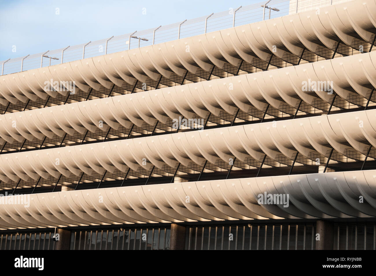 Um die UK-Preston Bus Station in der niedrigen Winter Sonnenschein. Stockfoto