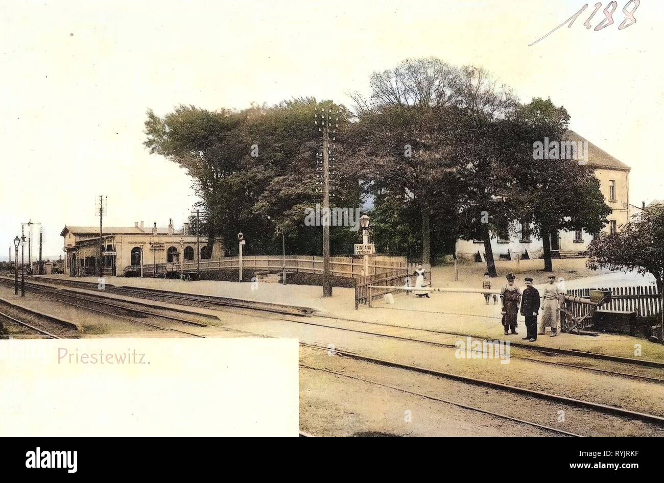 Bahnhof Priestewitz, Bahnübergänge in Sachsen, Fahrräder in Deutschland 1899, Landkreis Meißen, Priestewitz, Bahnhof Stockfoto