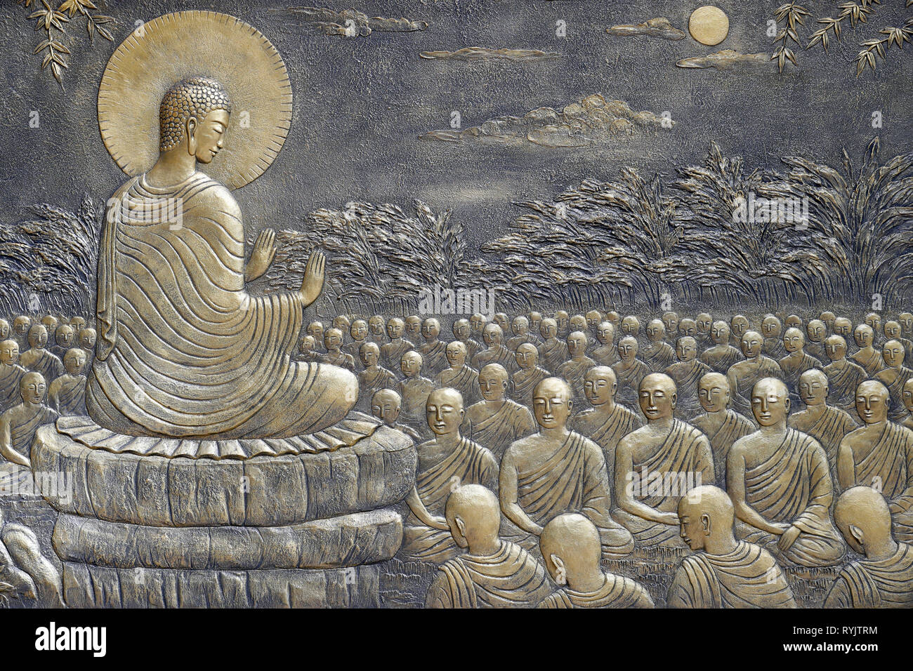 Tinh Xa Ngoc Chau buddhistischer Tempel. Das Leben des Buddha, Siddhartha Gautama. Buddha mit Jüngern und lehrte sie. Der Buddha ermahnte seine ersten 60 Ar Stockfoto