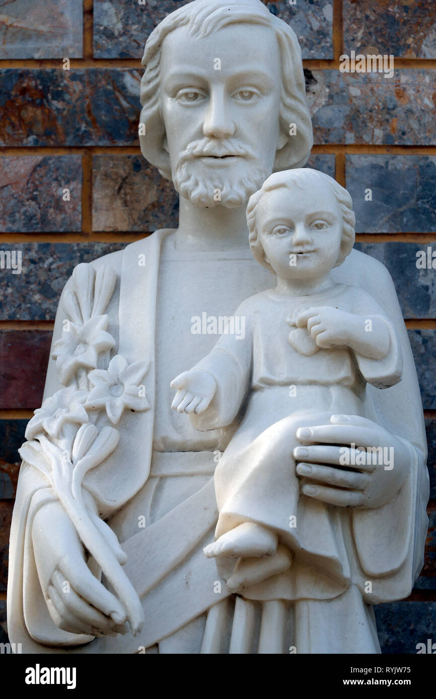 St. Joseph und das Kind Christus. Statue. Ha Tien. Vietnam. Stockfoto
