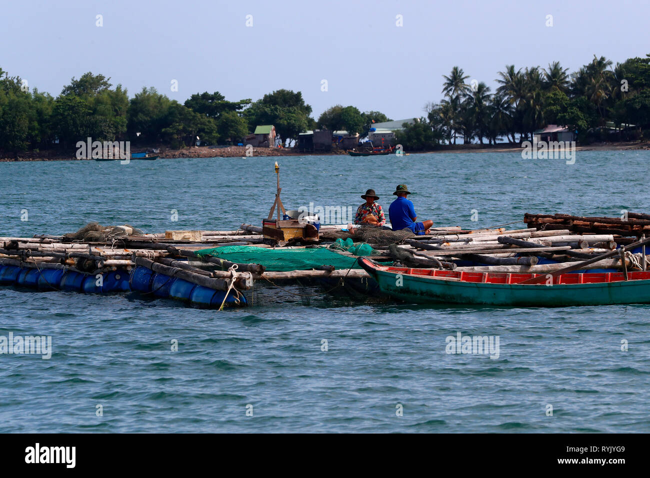 Fischzucht im Südchinesischen Meer. Ha Tien. Vietnam. Stockfoto