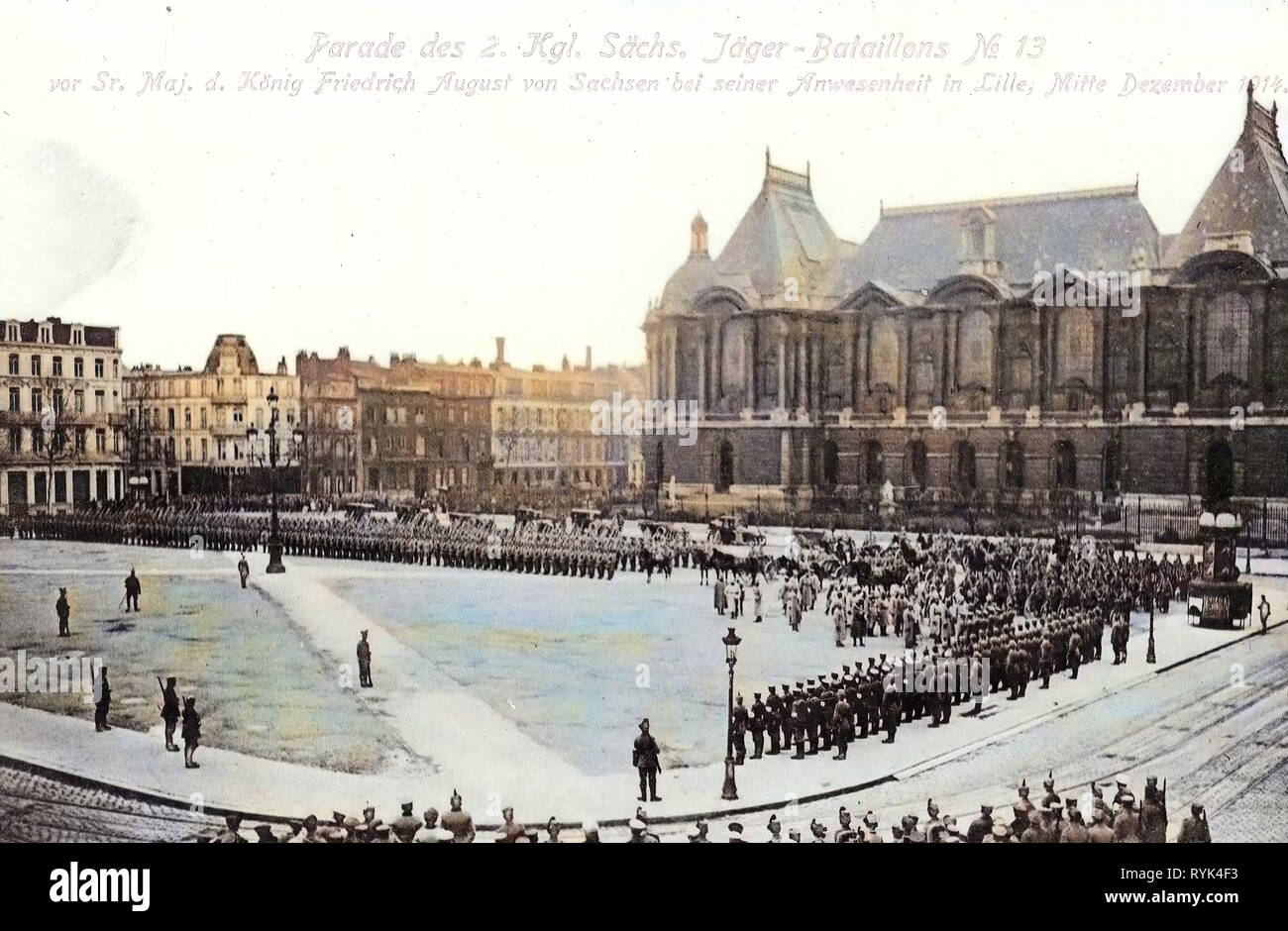 Dezember 1914 in Lille, Frankreich, Friedrich August III. von Sachsen, 2. Königlich Sächsisches Jäger-Bataillon Nr. 13, Palais des Beaux-Arts de Lille, militärischen Paraden in Frankreich, 1914, Nord, Lille, 2. Königlich Sächsisches Jäger, Bataillon Nr. 13, Parade in Lille Dezember 1914, Deutschland Stockfoto