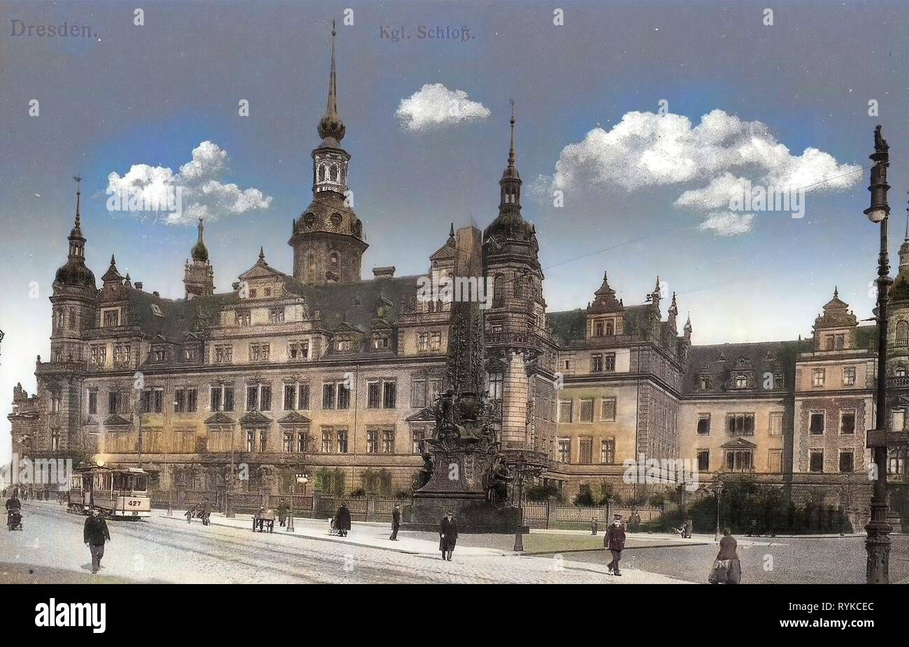 Dresden Schloss, Straßenbahnen in Dresden, Wettiner Obelisk, Dresden, Hausmannsturm, 1915, Königliches Schloß mit Bahnlinie, Deutschland Stockfoto