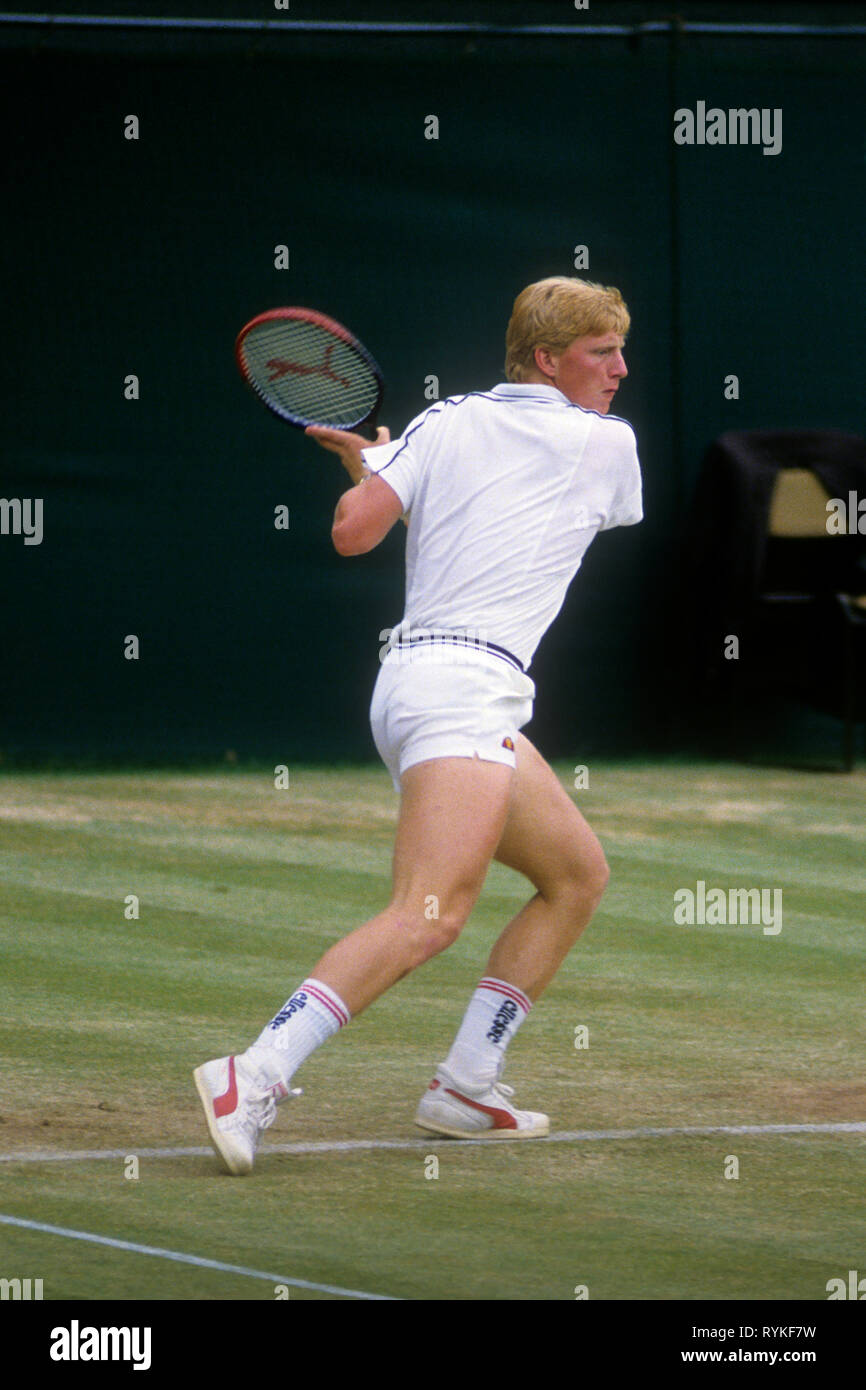 Boris Becker, tennis Champion, in Aktion in Wimbledon 1986 Stockfotografie  - Alamy