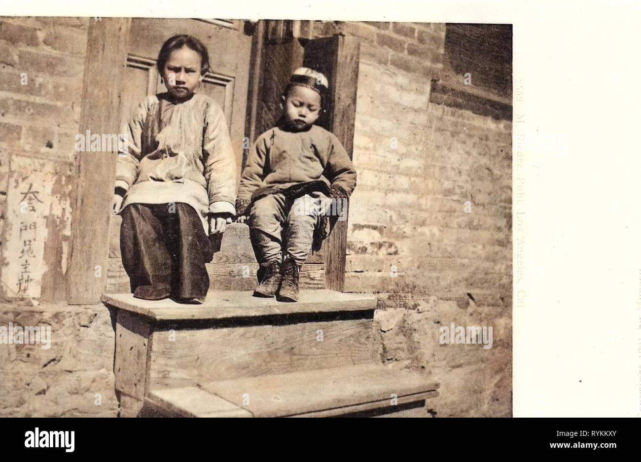 Jungen in den Vereinigten Staaten, Mädchen der Vereinigten Staaten, Porträts mit 2 Leuten, Geschichte von Los Angeles 1903, Kalifornien, Los Angeles, einem Mittag tag Siesta Stockfoto