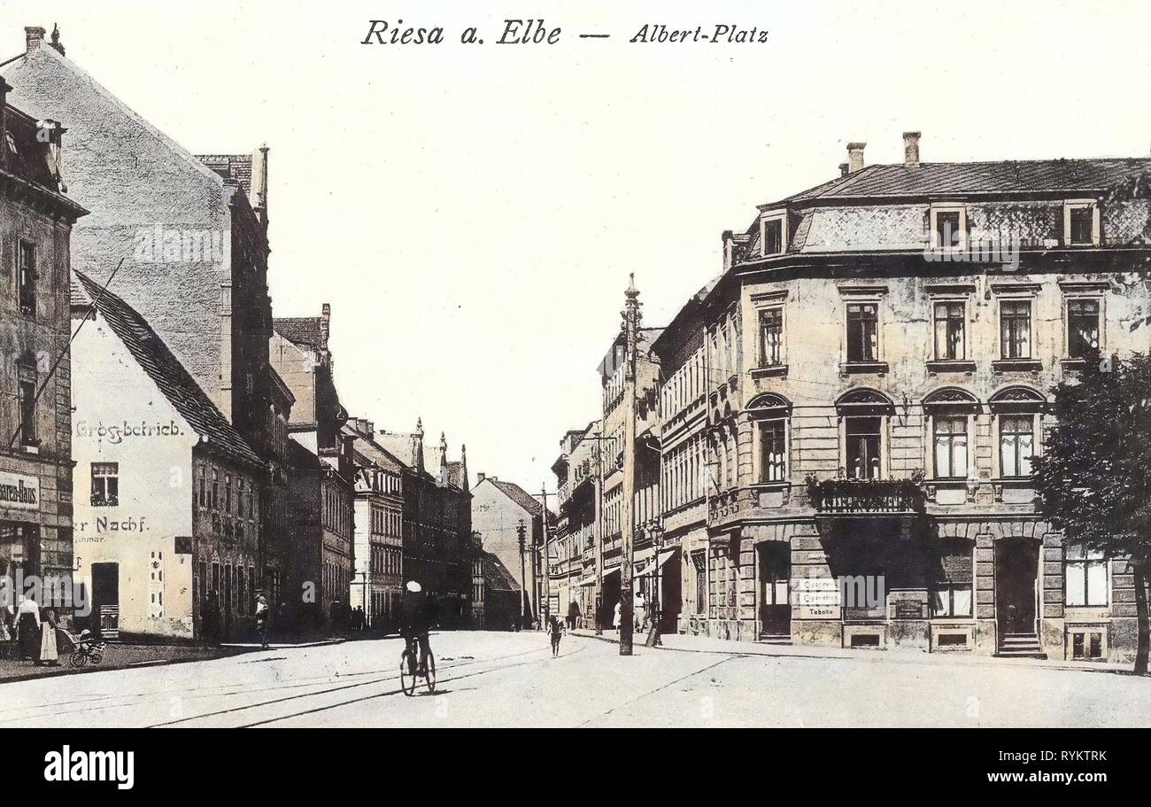 Gebäude in Riesa, 1920, Landkreis Meißen, Riesa, Albertplatz, Deutschland Stockfoto