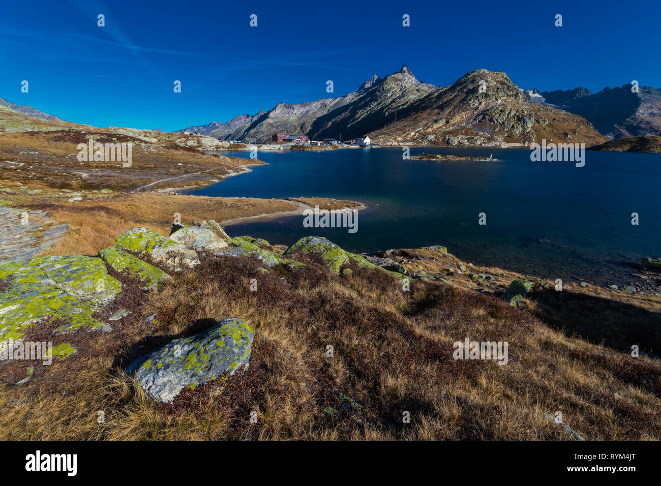 Totensee auf dem Gipfel der Grimselpass in den Alpen Stockfoto