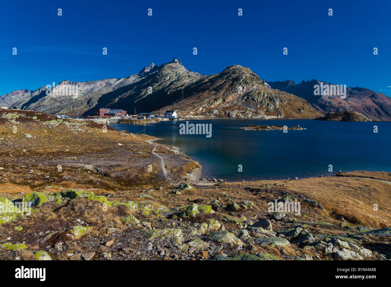 Totensee auf dem Gipfel der Grimselpass in den Alpen Stockfoto