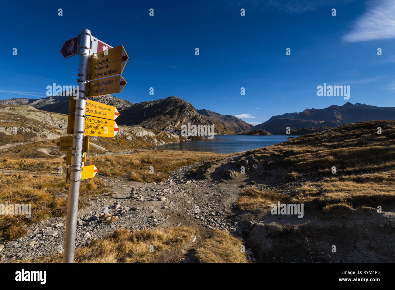 Totensee auf dem Gipfel der Grimselpass in den Alpen Stockfoto