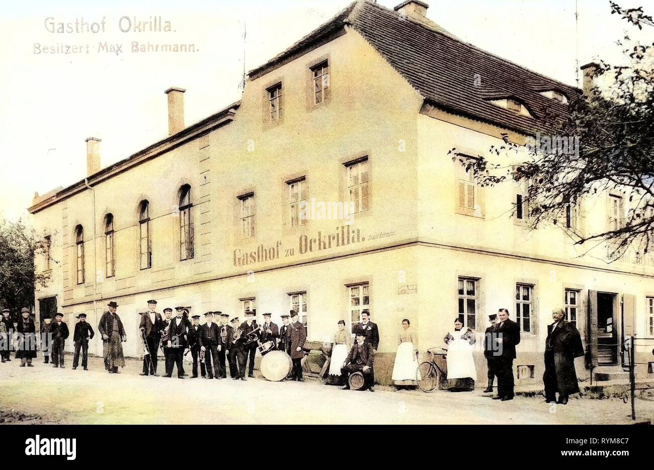 Restaurants im Landkreis Meißen, Orchester aus Deutschland, Fahrräder in Deutschland, Niederau, 1903, Landkreis Meißen, Ockrilla, Gasthof mit Musikkapelle Stockfoto