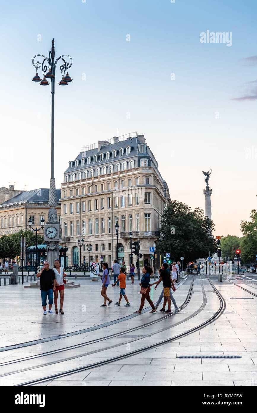 Bordeaux, Frankreich - Juli 22, 2018: Blick auf das historische Stadtzentrum von Bordeaux bei Sonnenuntergang. Stockfoto