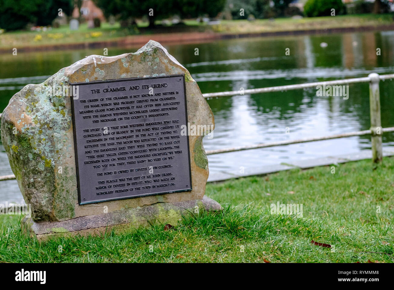 Um ein Devizes Wiltshire Marktstadt. Die Crammar, einem Teich bekannt für die Legende des Moonrakers Stockfoto