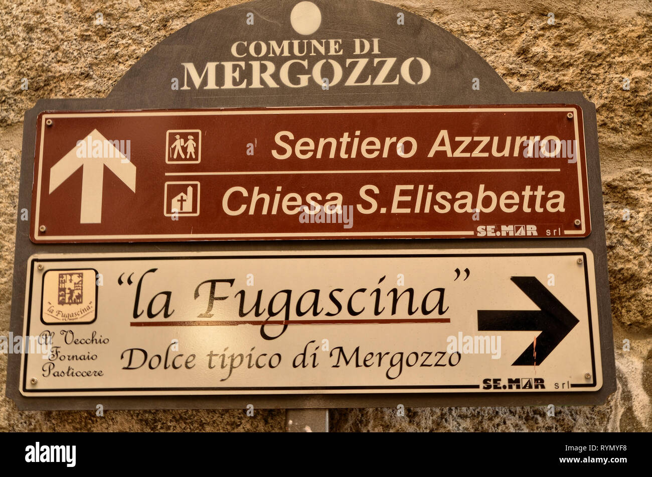 Village View Lake Mergozzo Italy Stockfotos Und Bilder Kaufen Alamy