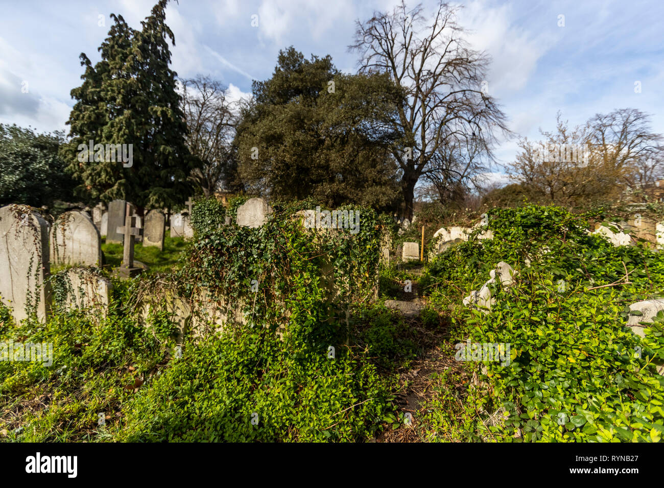 Brompton Friedhof. Im Jahre 1840 als kommerzielle Friedhof eröffnet wurde, gibt es nur sehr wenige Arme hier begraben. London. Großbritannien Stockfoto