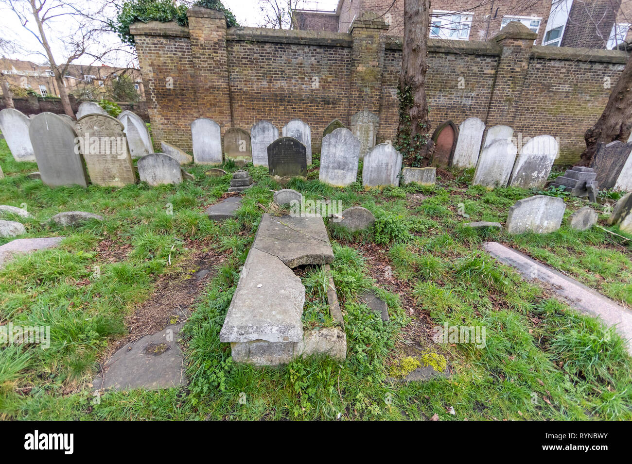 Brompton Friedhof. Im Jahre 1840 als kommerzielle Friedhof eröffnet wurde, gibt es nur sehr wenige Arme hier begraben. London. Großbritannien Stockfoto
