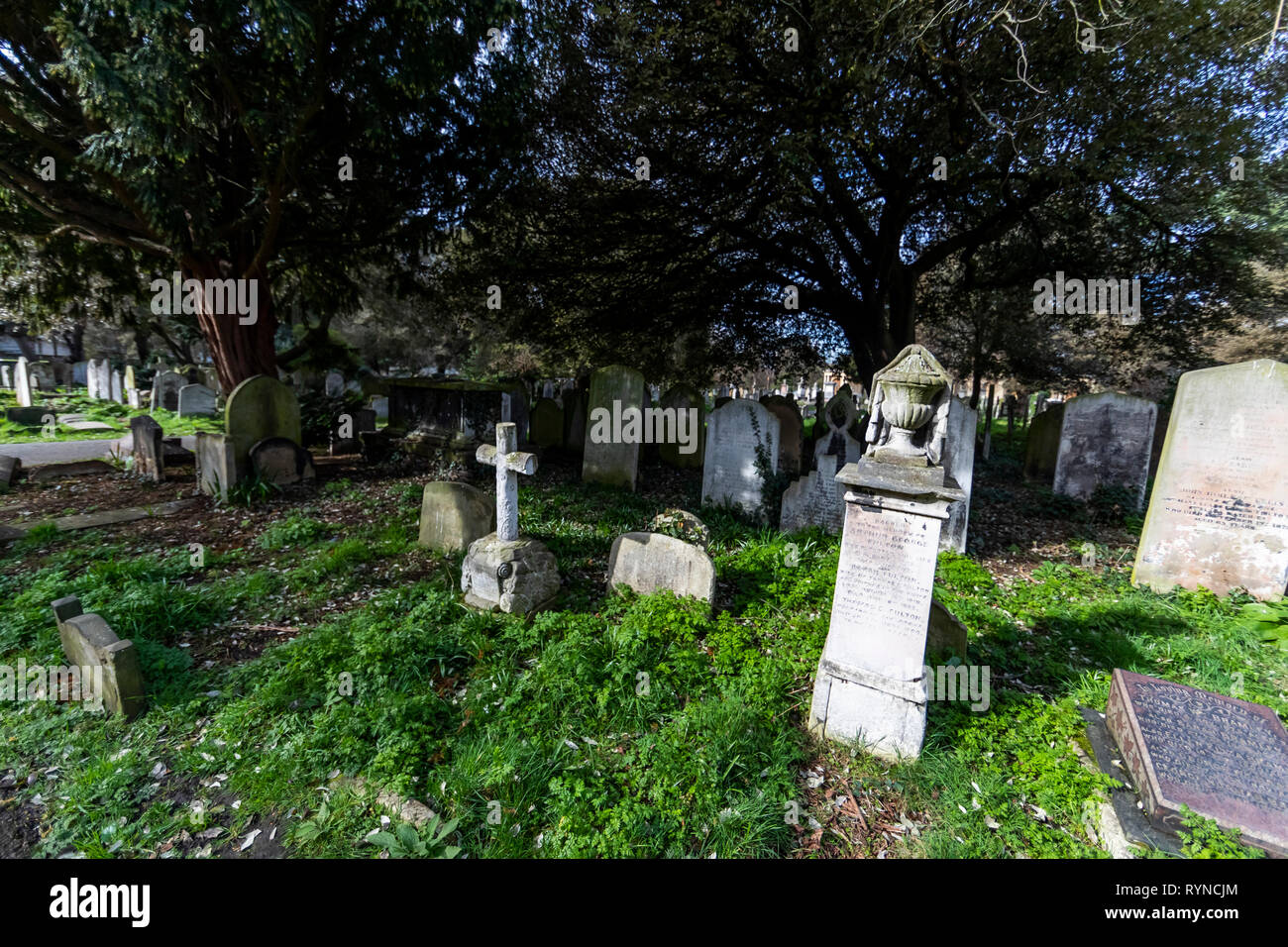 Brompton Friedhof. Im Jahre 1840 als kommerzielle Friedhof eröffnet wurde, gibt es nur sehr wenige Arme hier begraben. London. Großbritannien Stockfoto