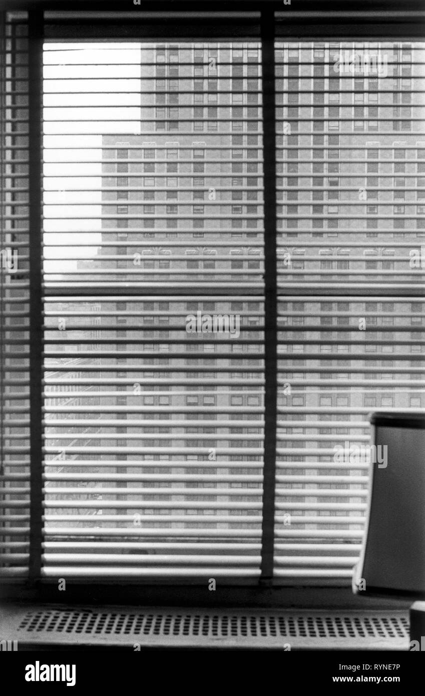 Empire State Building 1960 s von einem Hotel Schlafzimmer Fenster 1969. 60 s US USA HOMER SYKES Stockfoto