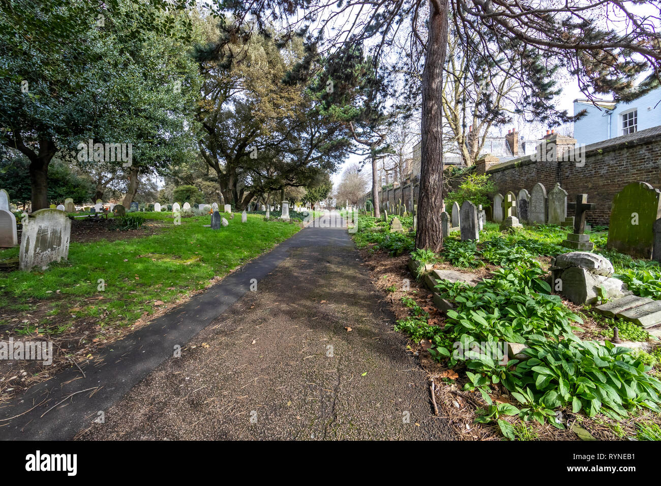 Brompton Friedhof. Im Jahre 1840 als kommerzielle Friedhof eröffnet wurde, gibt es nur sehr wenige Arme hier begraben. London. Großbritannien Stockfoto