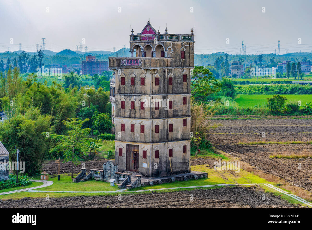 Pingyao, CHINA - 25. Oktober: Blick auf eine alte Diaolou Turm in Zili vilage, einer historischen Weltkulturerbe der UNESCO am 25. Oktober. 2018 in Pingyao Stockfoto