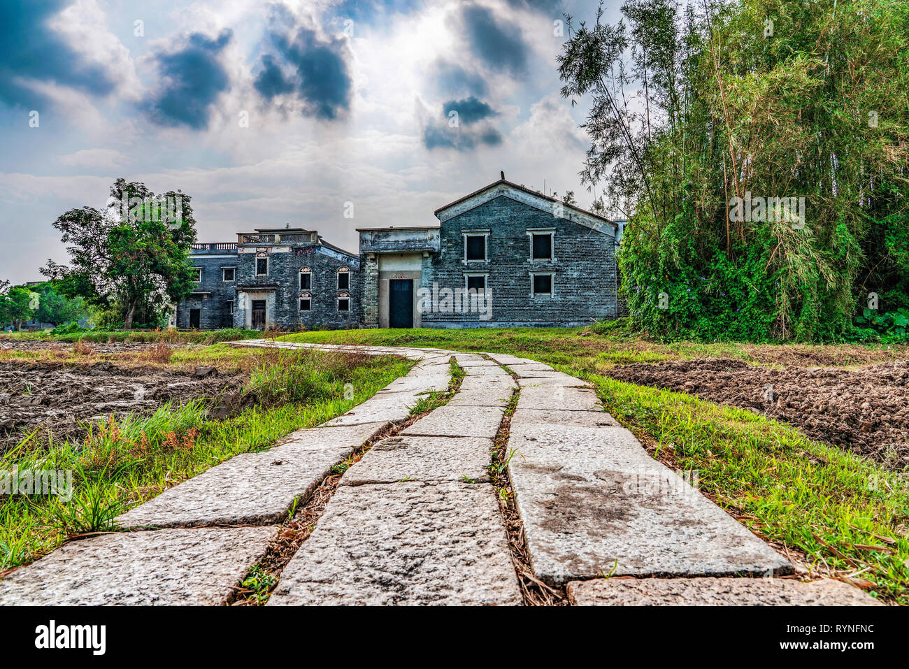 GUANGZHOU, China - Oktober 25: Hinterland Wanderweg mit alten chinesischen Architektur in Zili Dorf am 25. Oktober 2018 in Guangzhou Stockfoto