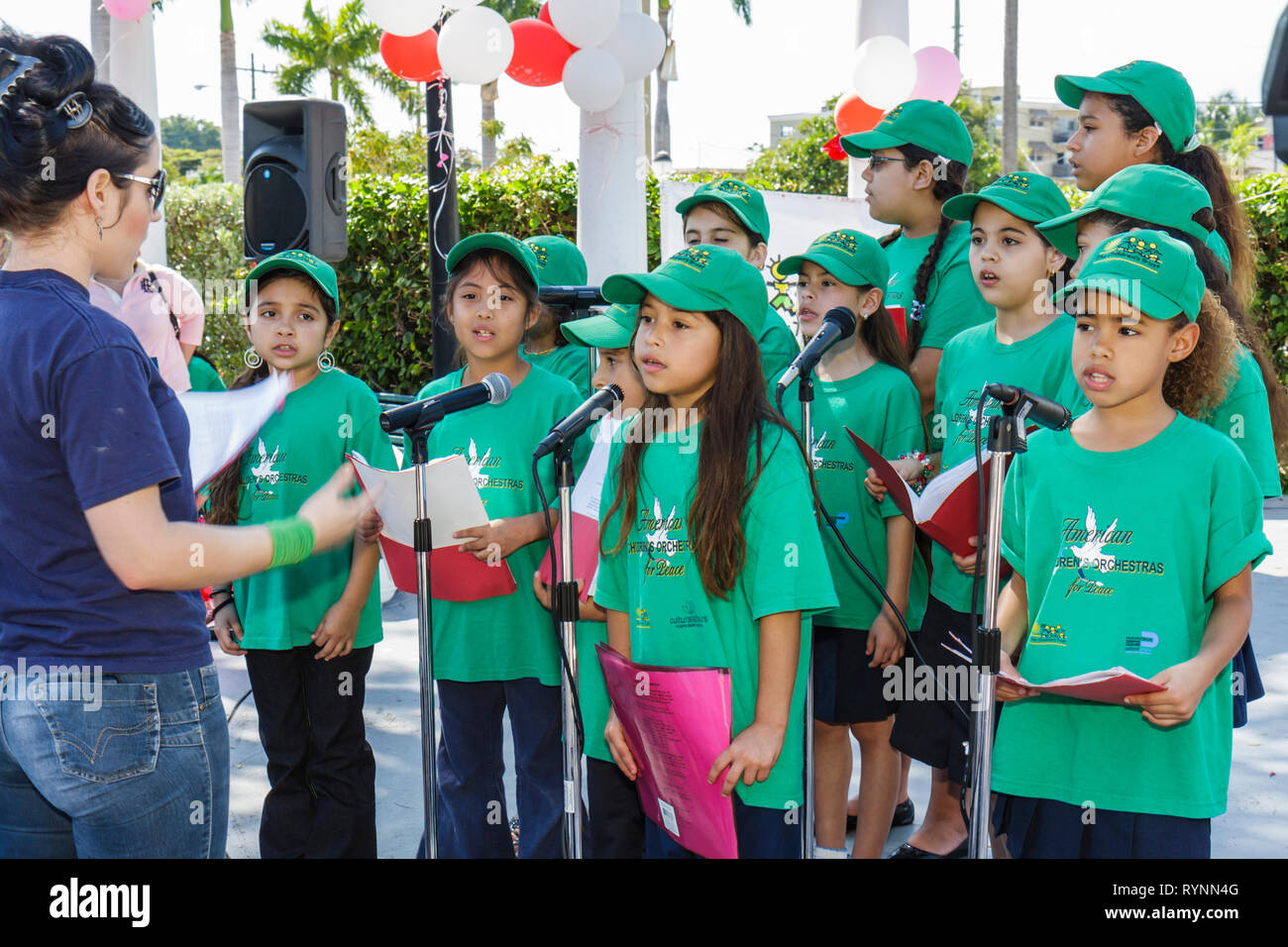 Miami Florida, Little Havana, Jose Marti Park, United Hearts Family Festival, Festivals, Feier, Messe, Gemeinschaftsveranstaltung, American Children's Orchestra für Stockfoto