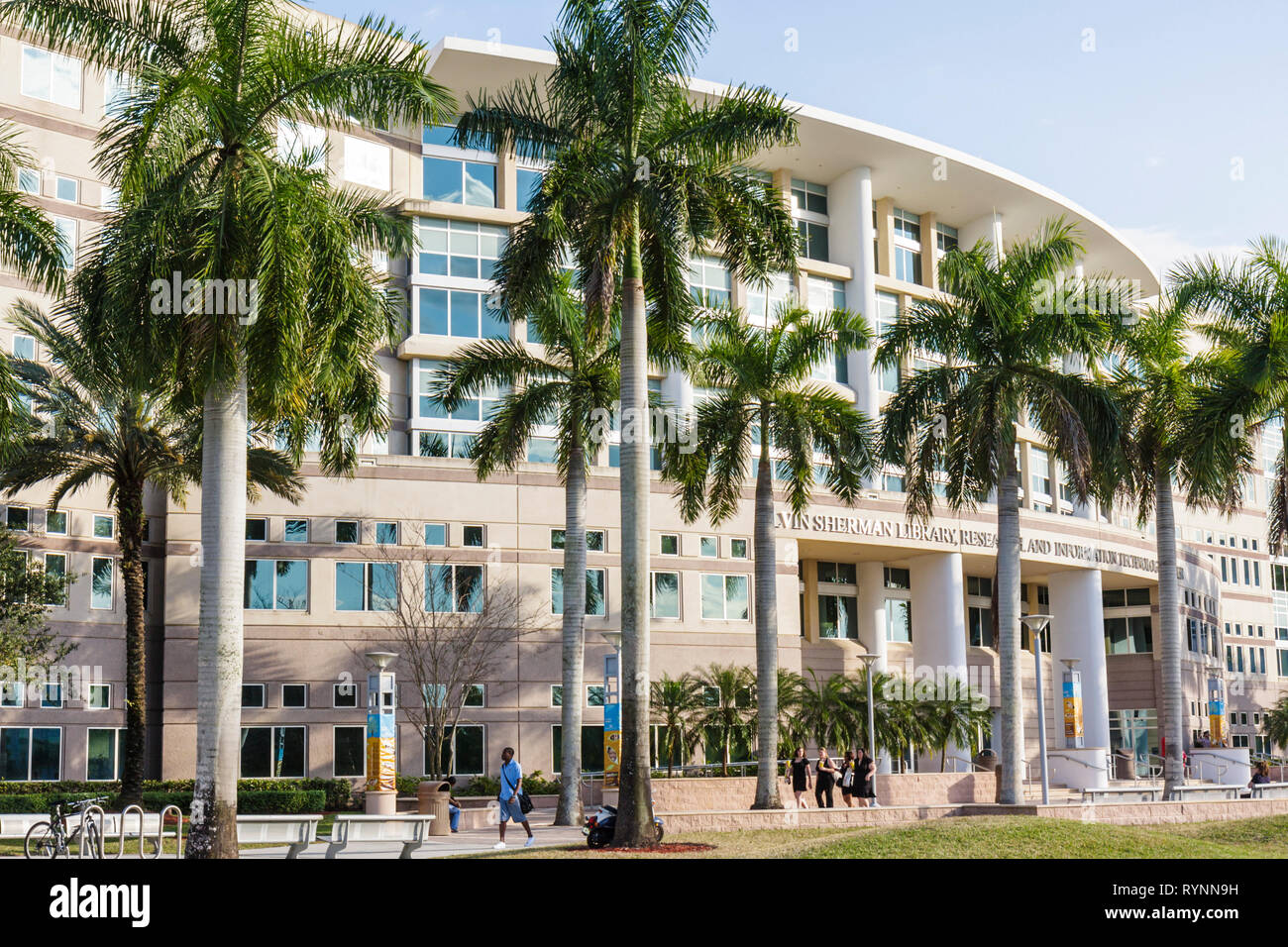 Florida Davie, Nova Southeastern University, Alvin Sherman Library, Campus, Hochschulbildung, Schule, Studenten Bildung Schüler Schüler, Gebäude, Palm Stockfoto